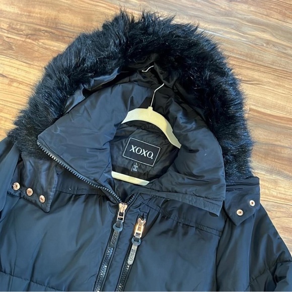 XOXO Women's Black Puffer Coat with Faux Fur Hood - Picture 6 of 8